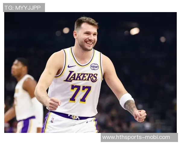 东契奇因与裁判争论被判技犯本赛季累计已达十次 东契奇因与裁判争论被判技犯本赛季累计已达十次