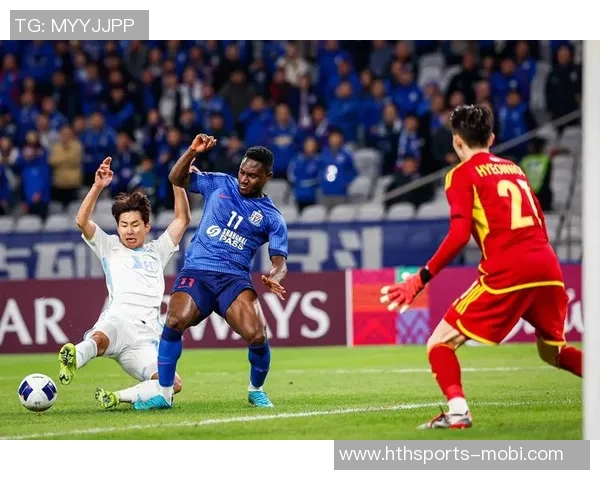 申花八次射门无果与蔚山战平阿苏埃错失单刀争议判罚引热议